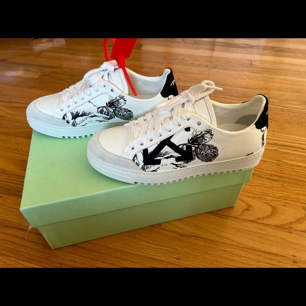 Off White Floral Carryover Sneaker